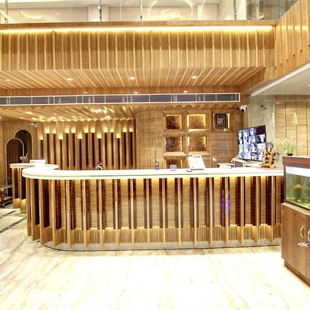 Hotel Krishna Plaza 'New Delhi' - By M S Hospitality المظهر الخارجي الصورة