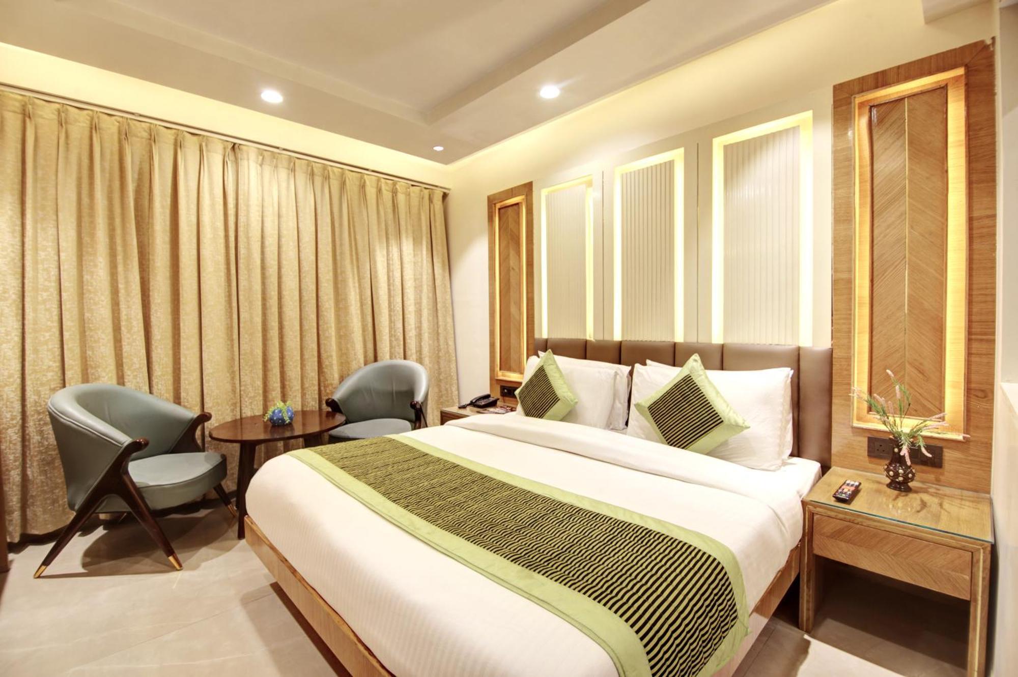 Hotel Krishna Plaza 'New Delhi' - By M S Hospitality المظهر الخارجي الصورة