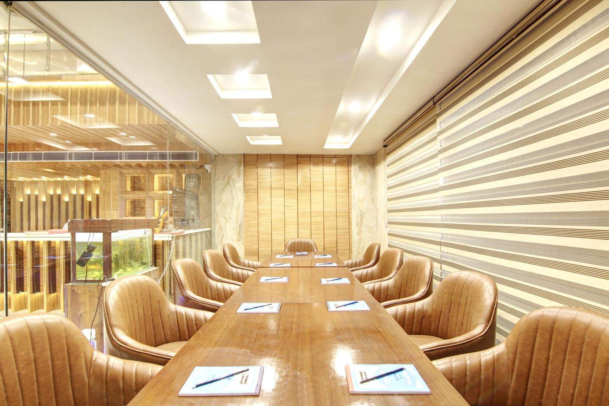 Hotel Krishna Plaza 'New Delhi' - By M S Hospitality المظهر الخارجي الصورة