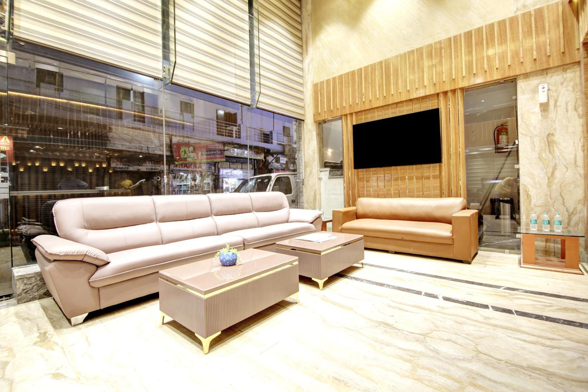 Hotel Krishna Plaza 'New Delhi' - By M S Hospitality المظهر الخارجي الصورة