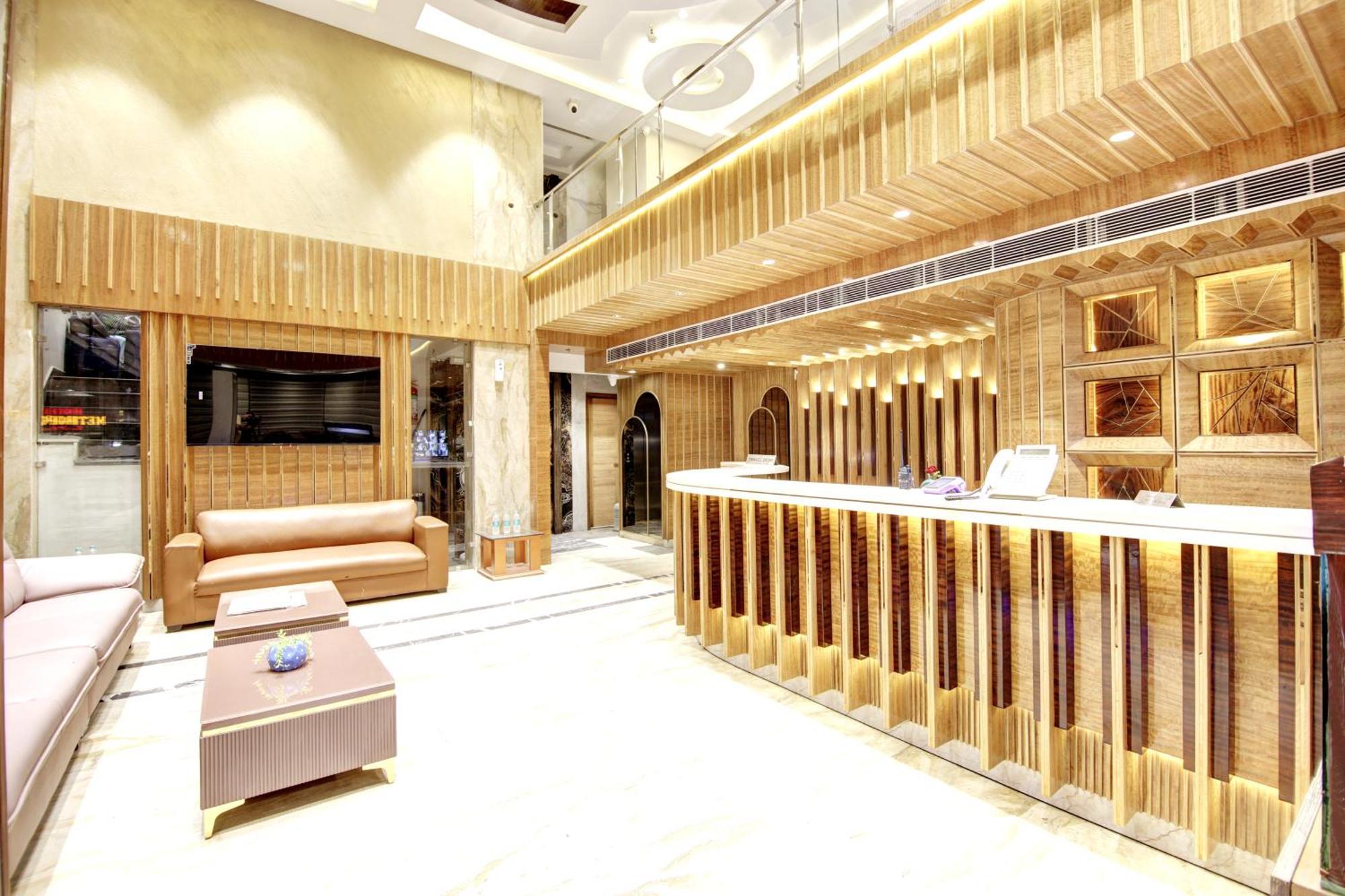 Hotel Krishna Plaza 'New Delhi' - By M S Hospitality المظهر الخارجي الصورة