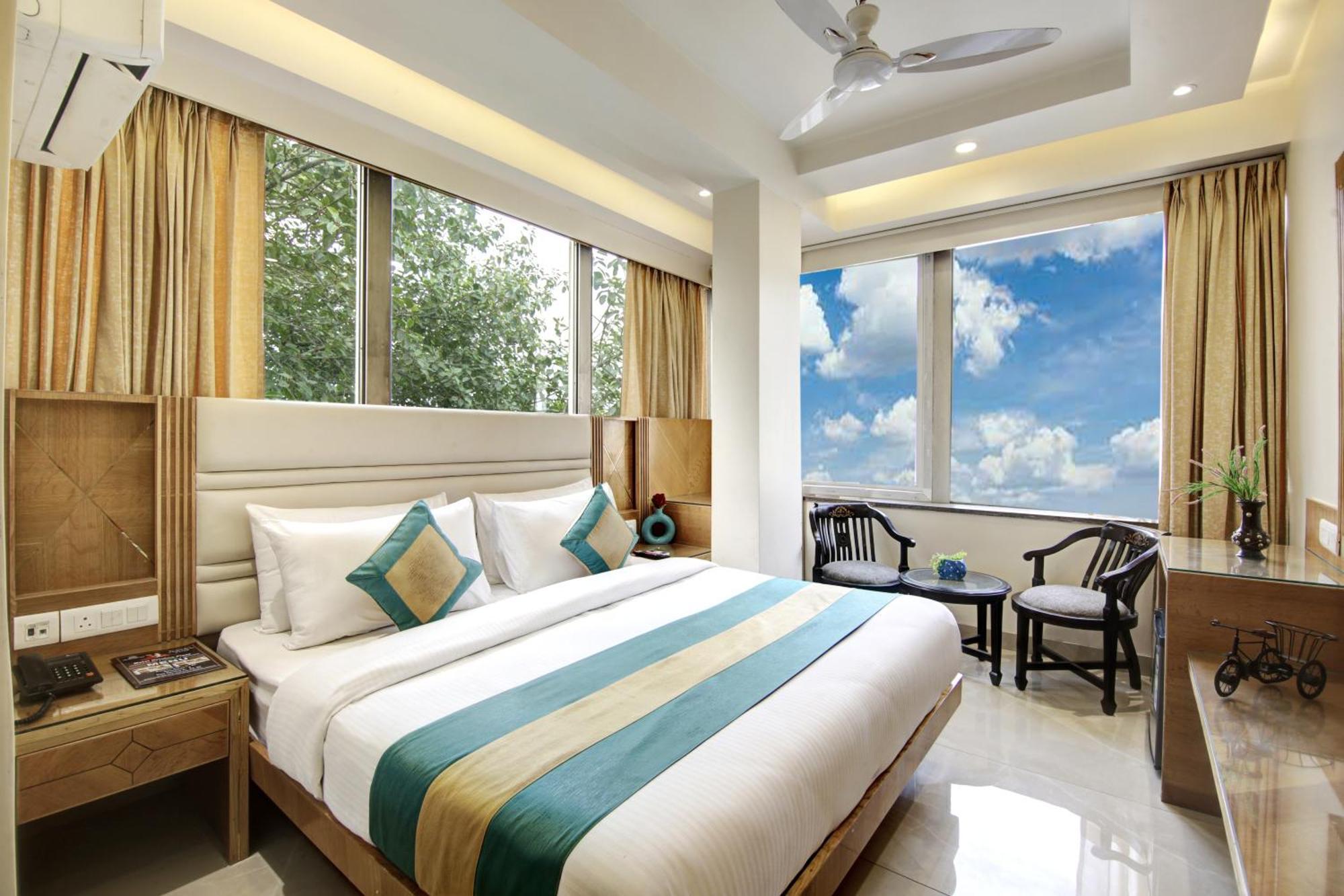 Hotel Krishna Plaza 'New Delhi' - By M S Hospitality المظهر الخارجي الصورة