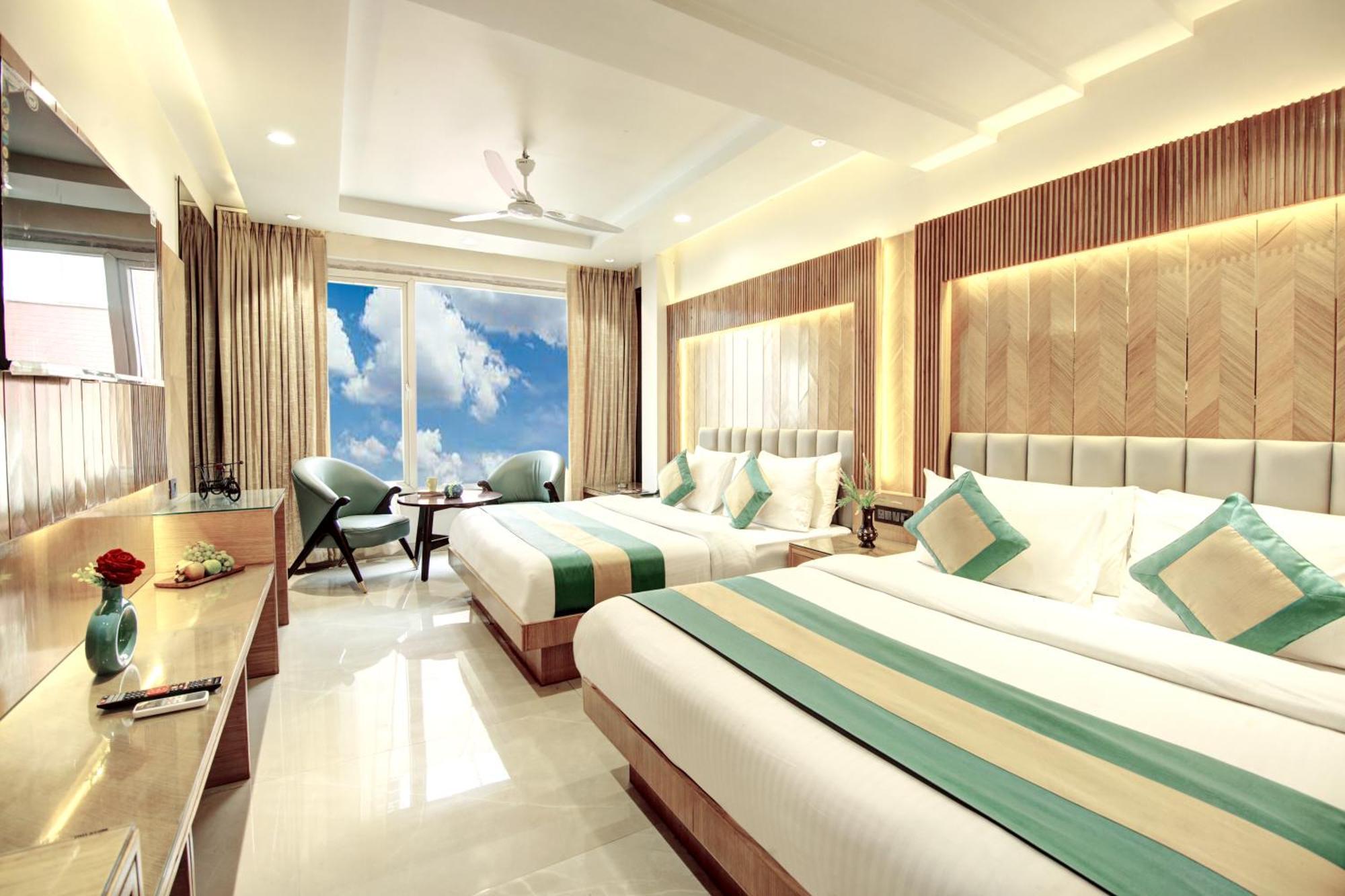 Hotel Krishna Plaza 'New Delhi' - By M S Hospitality المظهر الخارجي الصورة