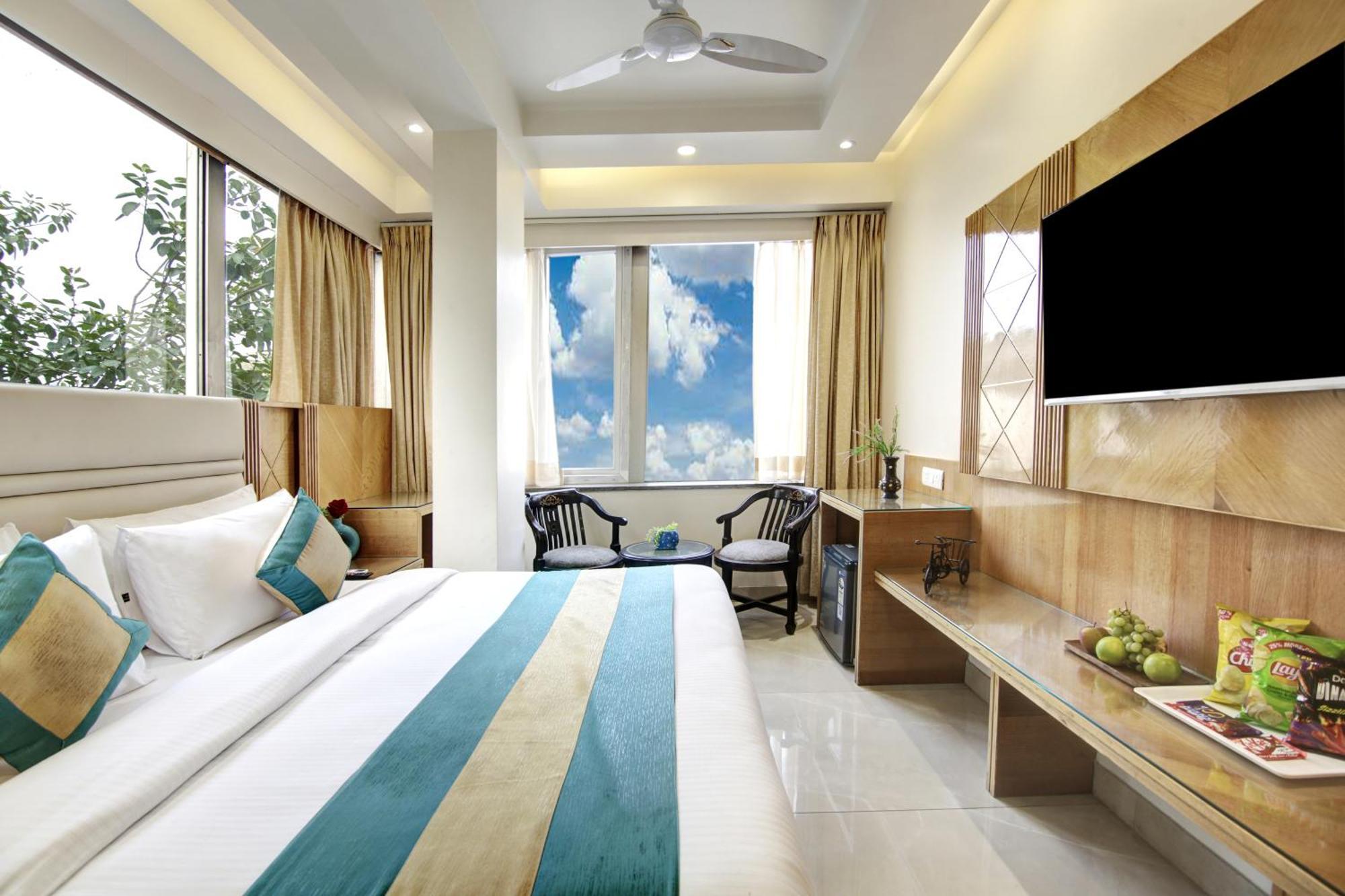 Hotel Krishna Plaza 'New Delhi' - By M S Hospitality المظهر الخارجي الصورة