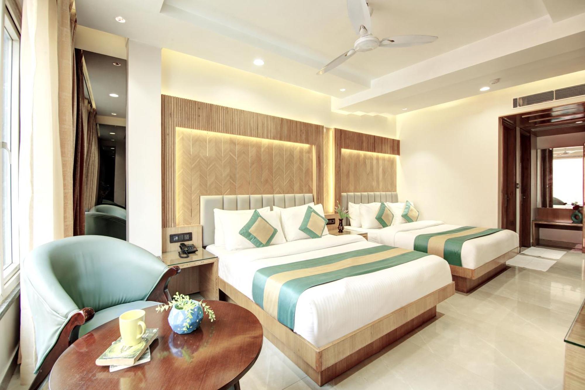 Hotel Krishna Plaza 'New Delhi' - By M S Hospitality المظهر الخارجي الصورة