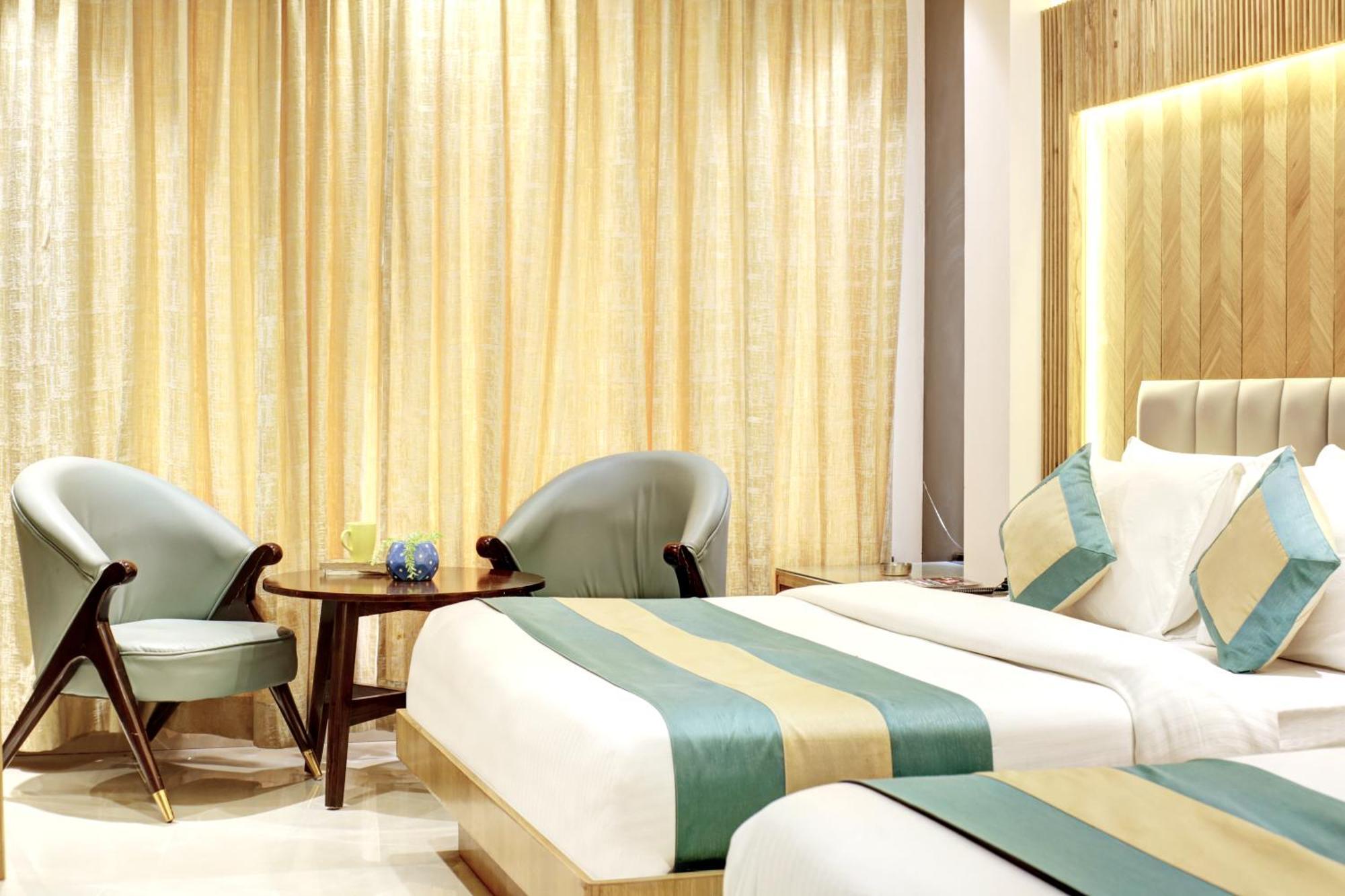 Hotel Krishna Plaza 'New Delhi' - By M S Hospitality المظهر الخارجي الصورة