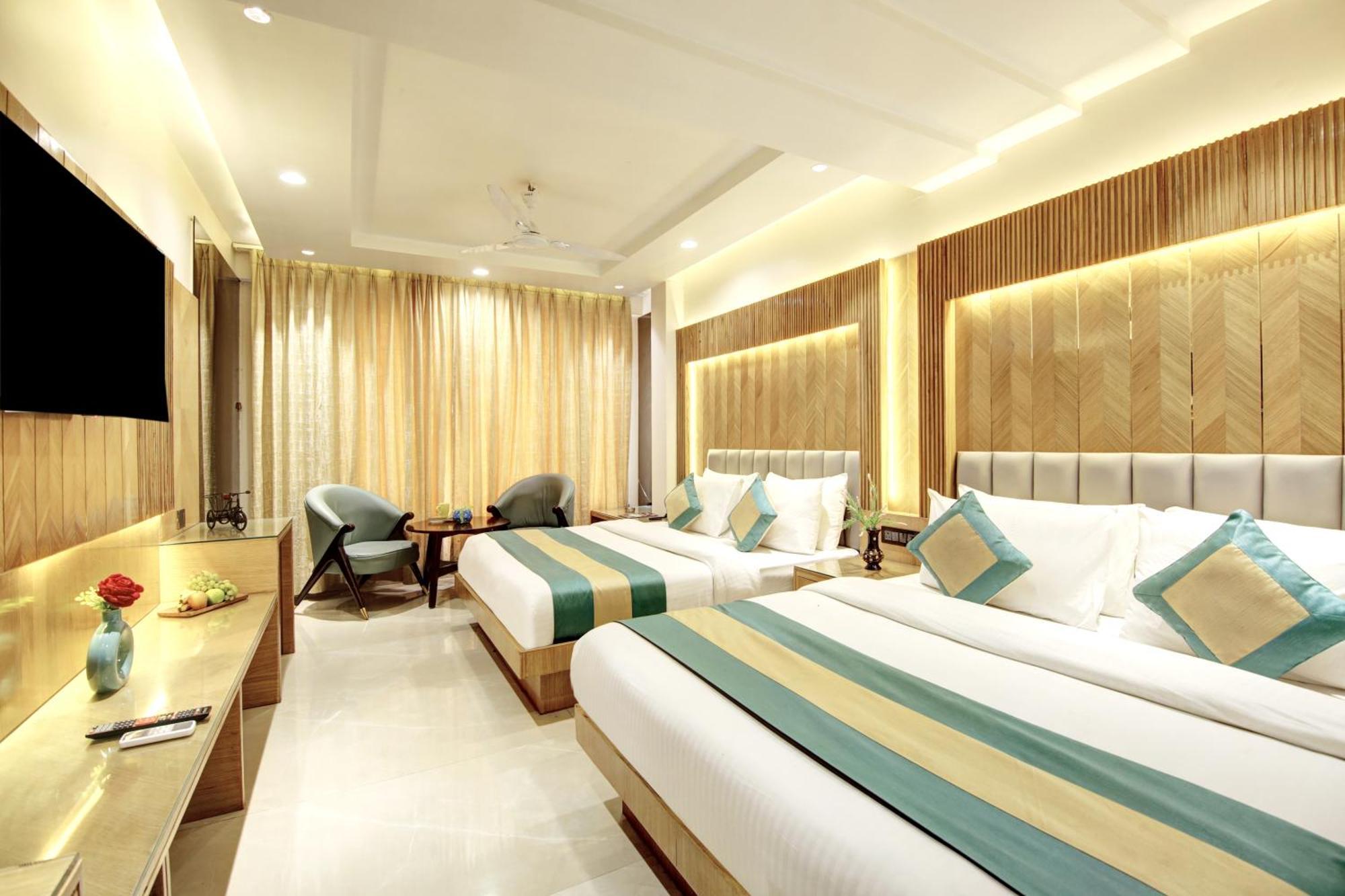 Hotel Krishna Plaza 'New Delhi' - By M S Hospitality المظهر الخارجي الصورة