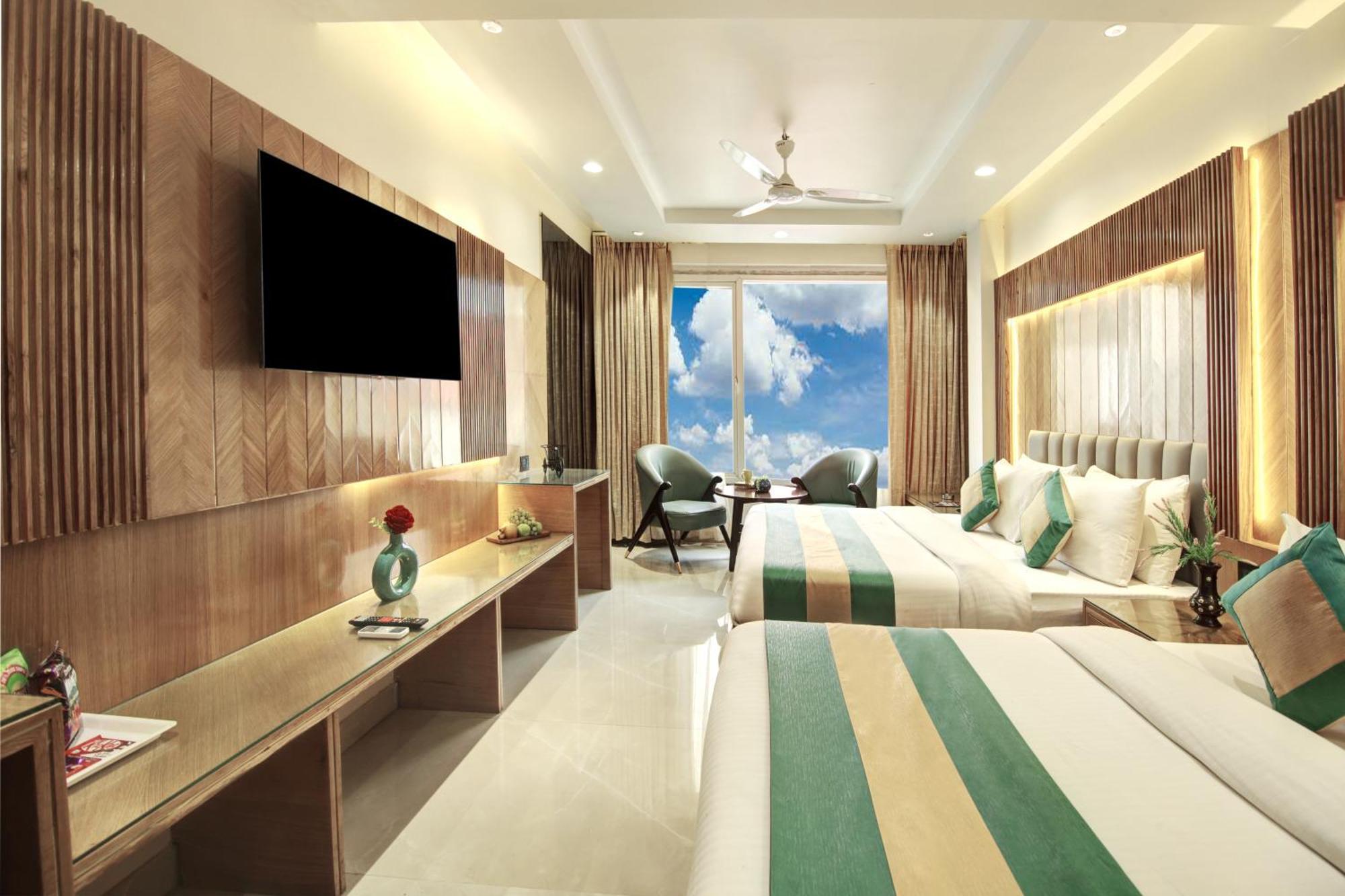 Hotel Krishna Plaza 'New Delhi' - By M S Hospitality المظهر الخارجي الصورة