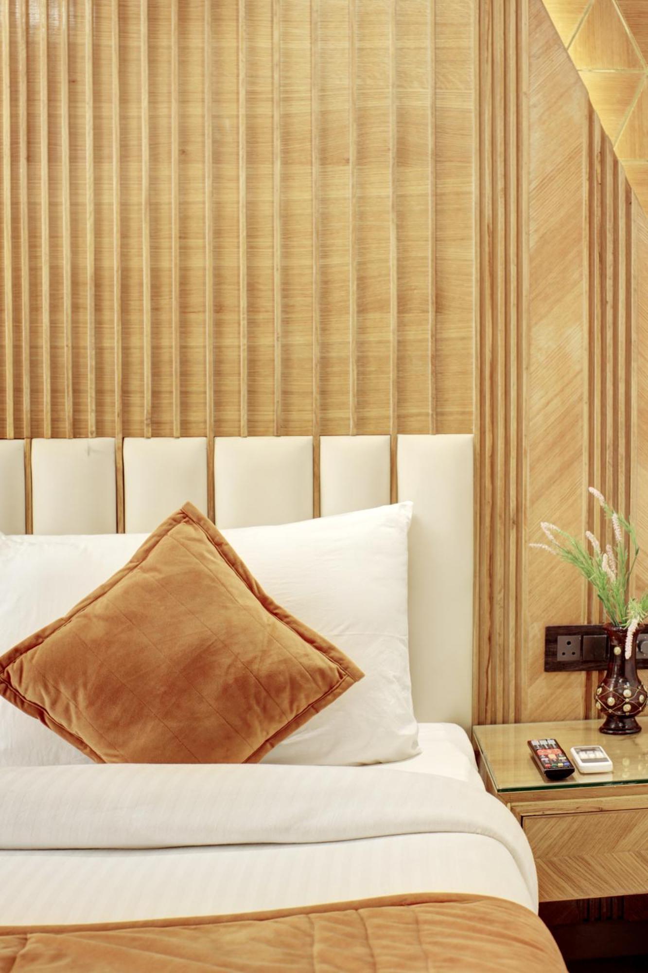Hotel Krishna Plaza 'New Delhi' - By M S Hospitality المظهر الخارجي الصورة