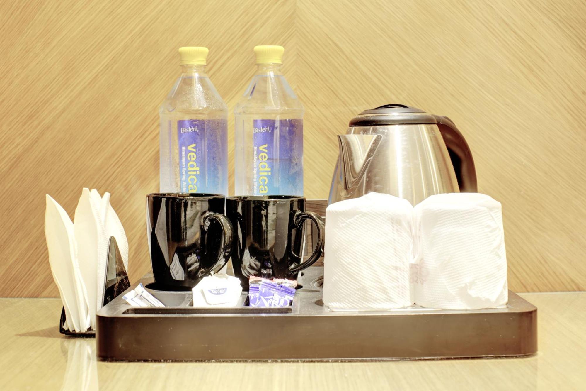 Hotel Krishna Plaza 'New Delhi' - By M S Hospitality المظهر الخارجي الصورة